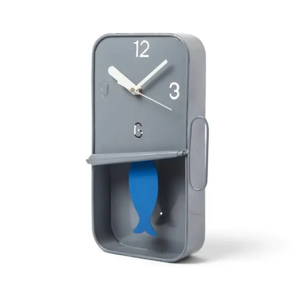 Horloge boite à sardines en métal