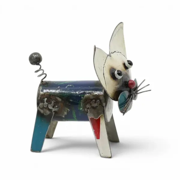 Statuette de chat espiègle en métal de récupération fait main