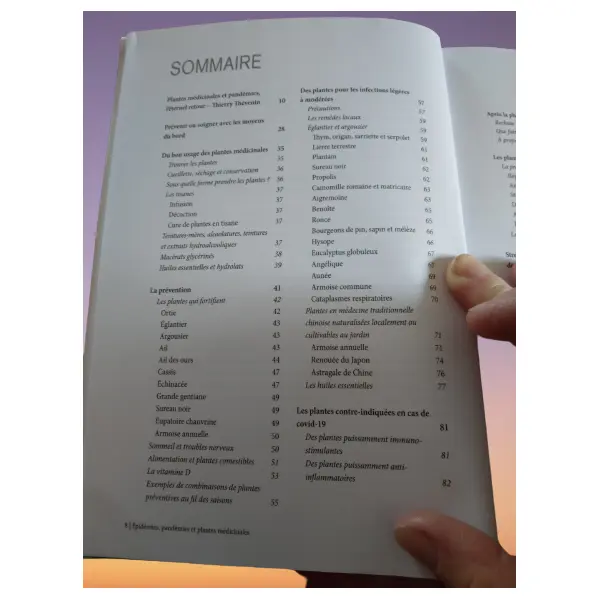 LIVRE "Epidémie, pandémie et plantes médicinales: se soigner avant, pendant et après une infection" ✨