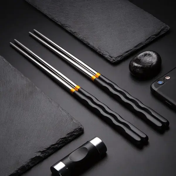 Baguettes chinoises en acier inoxydable baguettes japonaises baguettes alimentaires en métal